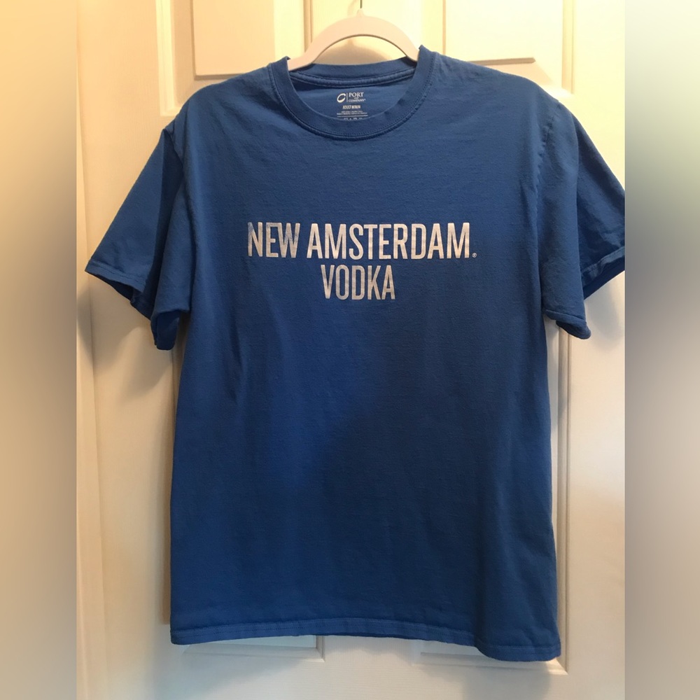 NWOT New Amsterdam Vodka Tee